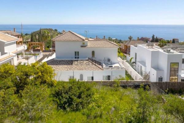 Terreno en calle Iris s/n