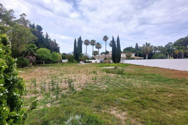 Terreno en Barrio Guadalmina Baja
