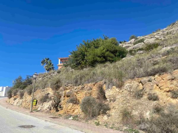 Terreno en calle Alcalá del Valle, 176