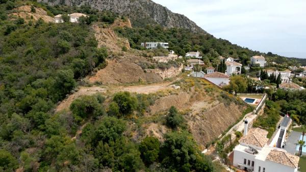 Terreno en calle Loma de Enmedio