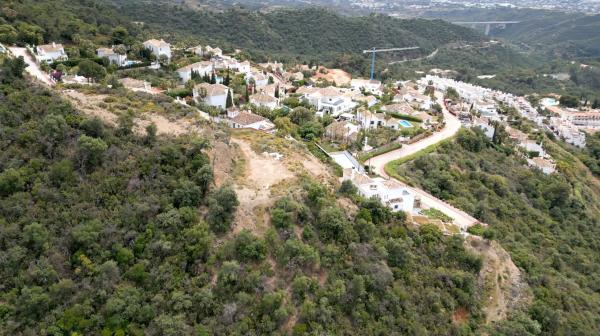 Terreno en calle Loma de Enmedio
