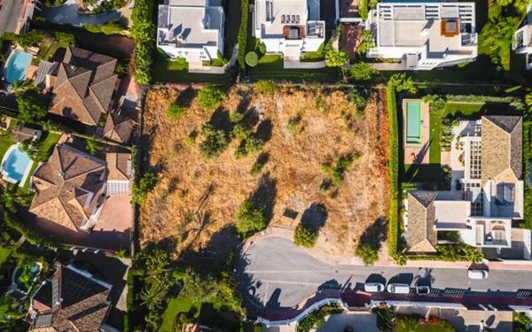 Terreno en calle Sirio, 1