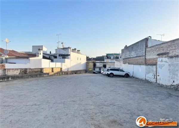 Terreno en calle Granada, 89