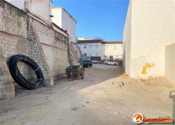 Terreno en calle Granada, 89