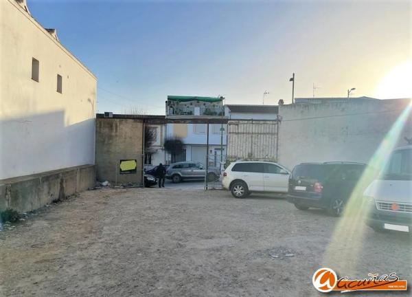 Terreno en calle Granada, 89