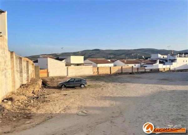 Terreno en calle Granada, 89