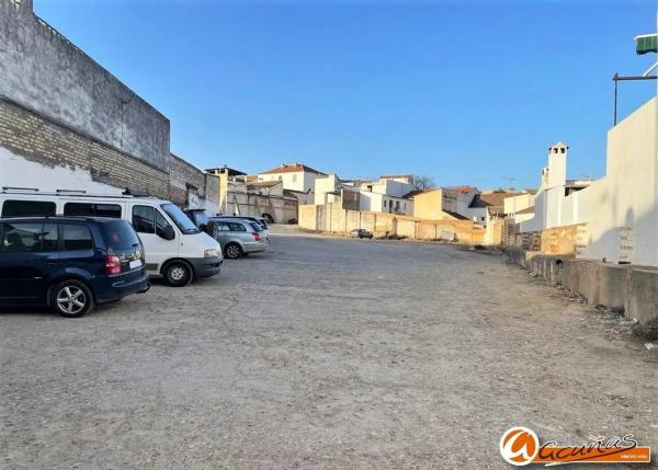 Terreno en calle Granada, 89