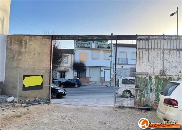 Terreno en calle Granada, 89