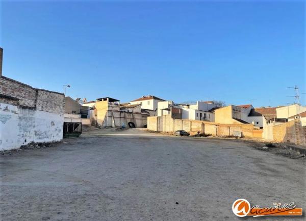 Terreno en calle Granada, 89