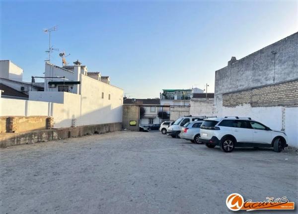 Terreno en calle Granada, 89