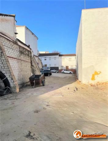 Terreno en calle Granada, 89