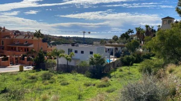 Terreno en paseo del Golf