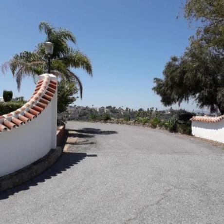 Terreno en calle Paraisos Los Urb Campomijas