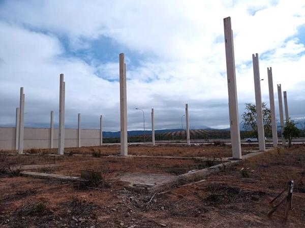 Terreno en Arrabal Centro Logístico, 11