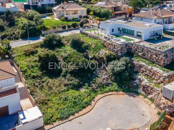 Terreno en calle Cañete la Real