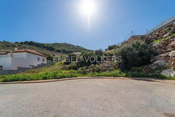 Terreno en calle Cañete la Real