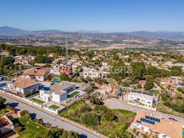 Terreno en calle Cañete la Real