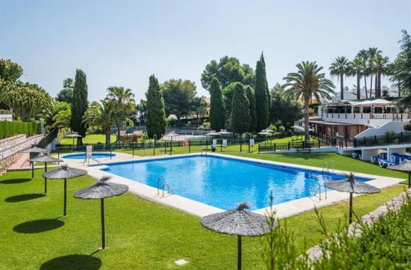 Terreno en avenida Aguila Coronada