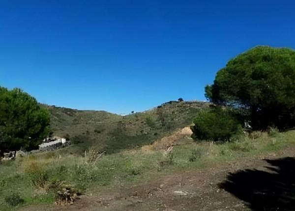 Terreno en C. Huelva de Calahonda, 42
