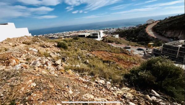 Terreno en calle Oregano s/n