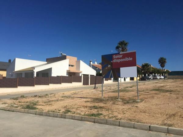 Terreno en calle Los Naranjo s/n