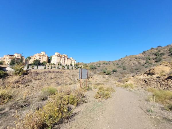 Terreno en calle Huelva de Calahonda, 3