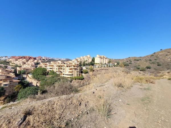 Terreno en calle Huelva de Calahonda, 3