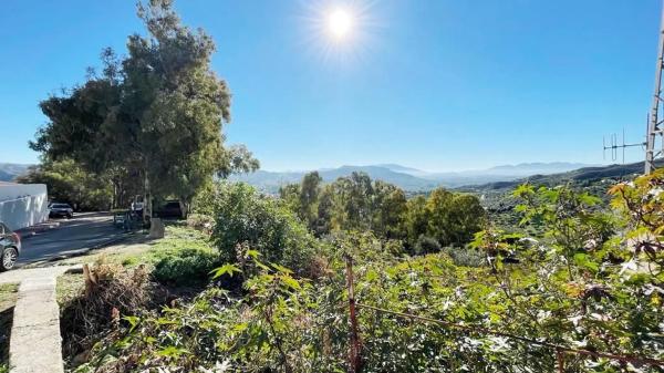Terreno en calle Uriqui
