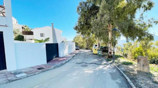 Terreno en calle Uriqui