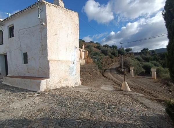 Terreno en camino de Cuesta Bravo