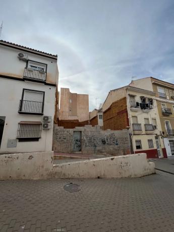 Terreno en calle de Miguel de Molina, 1 -8