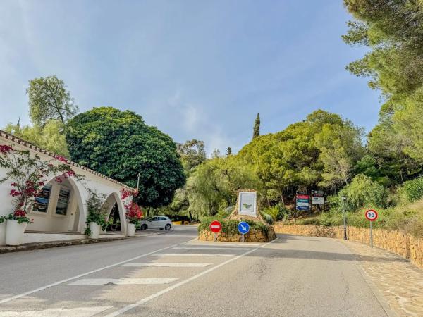 Terreno en carretera de Lomas de Marbella