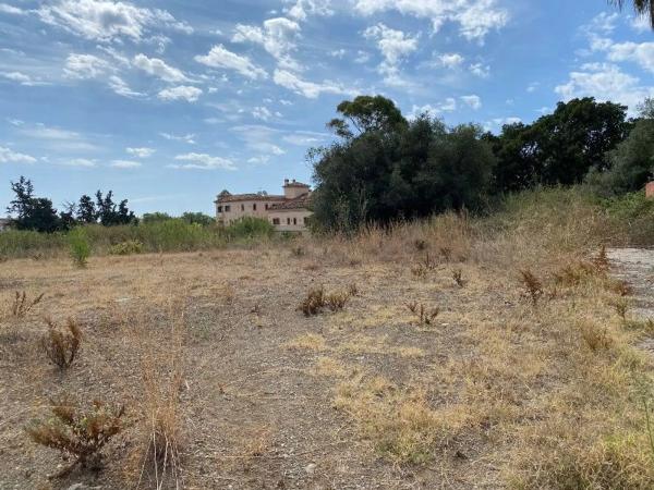 Terreno en Barrio La Dama de Noche-La Alzambra