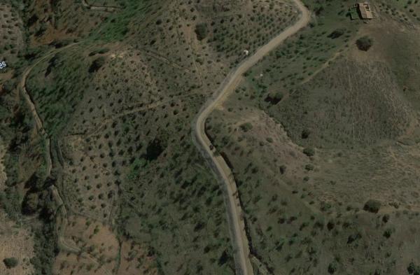 Terreno en Terreno con parte de casa en ruinas, 1