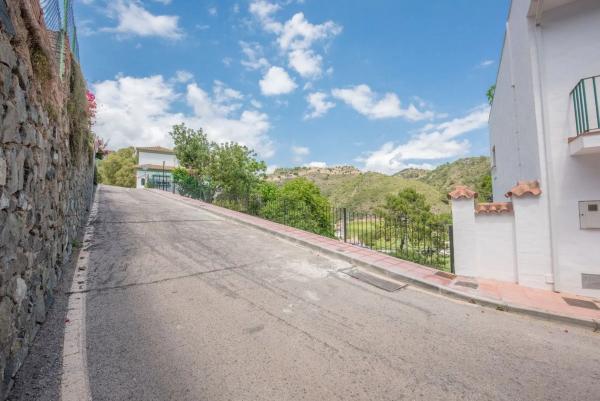 Terreno en calle los Pinos