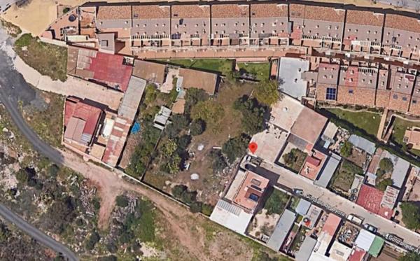 Terreno en calle Gonzalo de Ayora, 66