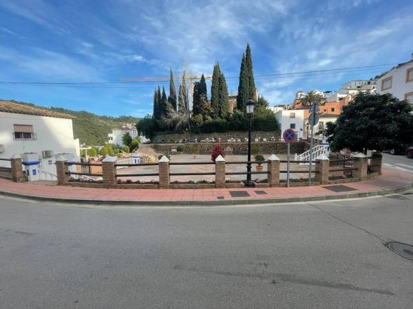 Terreno en plaza Castillo, 3