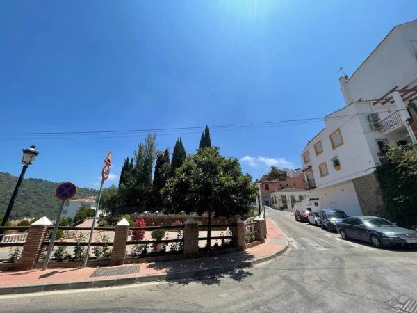 Terreno en plaza Castillo, 3