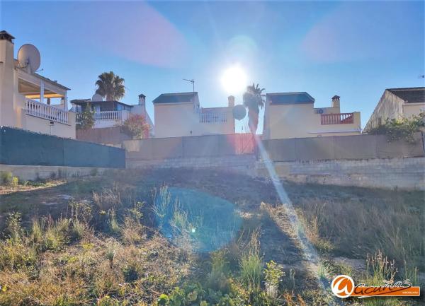 Terreno en calle Los Naranjos, 2