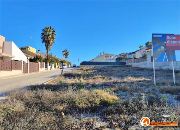 Terreno en calle Los Naranjos, 2