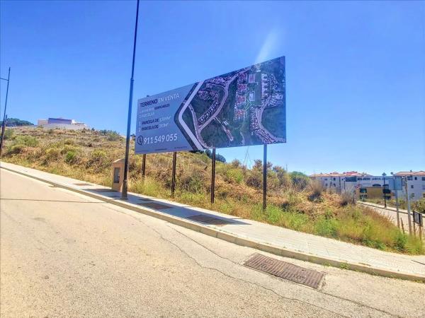 Terreno en calle Las Adelfas