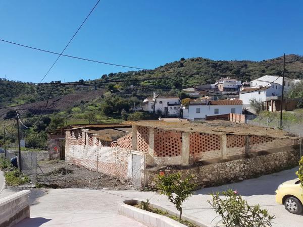 Terreno en Poblado Cajiz, 3