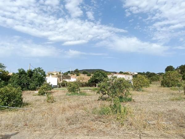Terreno en Barrio Guadalobón