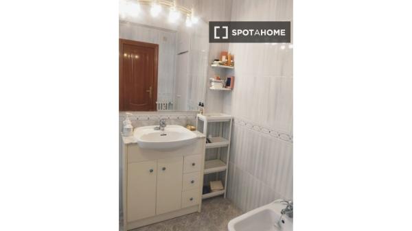 Apartamento de 3 habitaciones en alquiler en La Antigüa-Santa Cruz