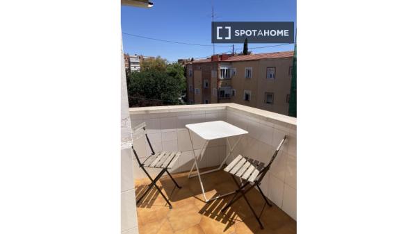 Pokój we wspólnym mieszkaniu w Madrycie