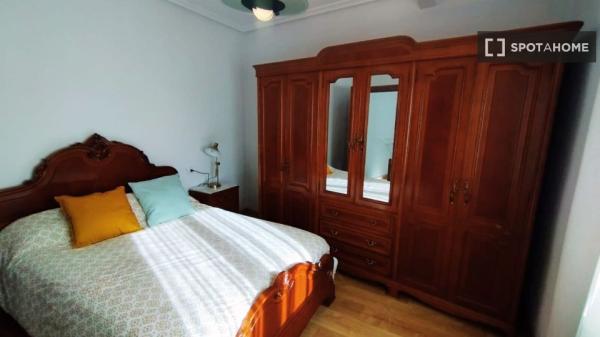 Apartamento de 3 habitaciones en alquiler en La Antigüa-Santa Cruz