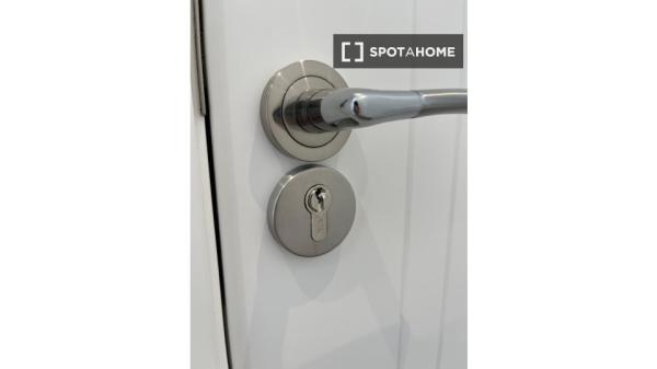 Pokój we wspólnym mieszkaniu w Alicante (Alacant)