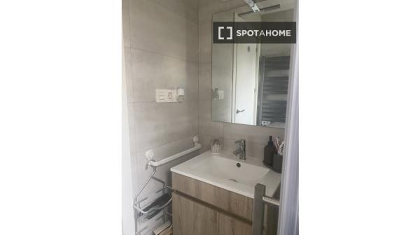 Room in shared flat for rent in Bengoetxe, Bilbao