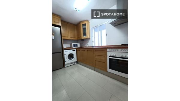 Room in shared apartment in Córdoba