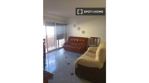 Room in shared apartment in Córdoba